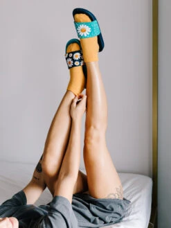 Lustige Pantoletten Gänseblümchen 15 Lustige Pantoletten Gänseblümchen -Dedoles 2 Daisy Blossom