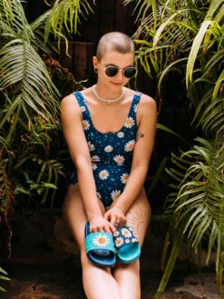 Lustige Pantoletten Gänseblümchen 19 Lustige Pantoletten Gänseblümchen -Dedoles 4 Daisy Blossom