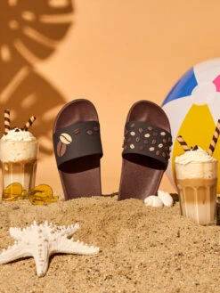 Lustige Pantoletten Schwarzer Kaffee -Dedoles Black Coffee 3