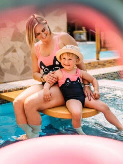 Lustiger Badeanzug Für Mädchen Schwarzes Kätzchen -Dedoles Black Kitten 2