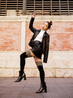 Lustige Nylonstrumpfhosen Schwarze Wellen -Dedoles Black Waves 1