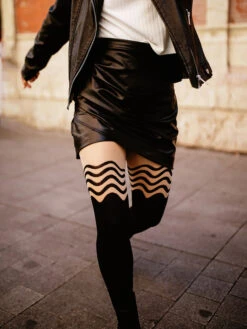 Lustige Nylonstrumpfhosen Schwarze Wellen -Dedoles Black Waves 4