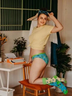 Lustige Damenshorts Chamäleon Und Fliegen -Dedoles Chameleon and Flies 1