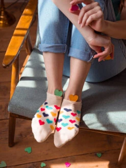 Lustige Sneakersocken Bunte Herzen -Dedoles Colorful Hearts 1