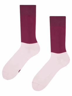 Burgunderrote Und Rosa Socken Gleichgewicht