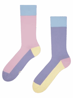 Pastellviolette Socken Dreifarbig