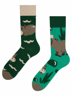 Lustige Socken Schwimmendes Nilpferd