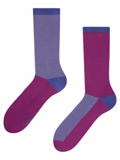 Violette Und Blaue Sportsocken