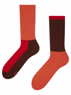 Braune Und Rote Sportsocken