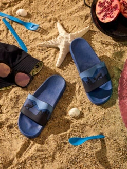 Lustige Pantoletten Hirsch Im Wald -Dedoles Deer in Forest 1