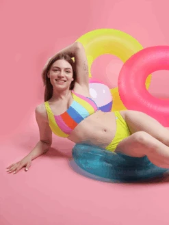 Lustiges Sportliches Bikinioberteil Sommerstreifen -Dedoles Duha 01