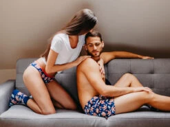 Lustige Shorts Für Männer Fliegende Schweinchen -Dedoles Flying Pigs 1 1