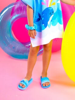 Lustige Pantoletten Für Kinder Glücklicher Wal -Dedoles Happy Whale poncho 1