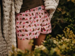 Lustige Damenshorts Igel -Dedoles Hedgehog 5 2