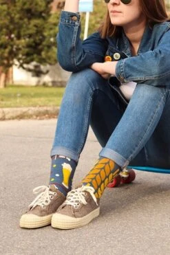 Lustige Socken Zeit Für Ein Bier -Dedoles IMG 4591 1