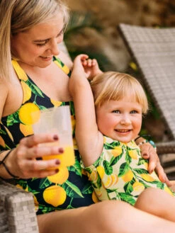 Lustiger Badeanzug Für Mädchen Zitronen -Dedoles Lemons 9 1