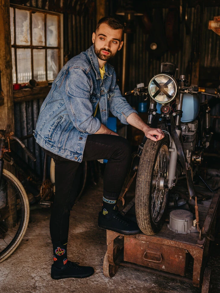 Lustige Socken Neon-Bier 4 Lustige Socken Neon-Bier – Bild 2