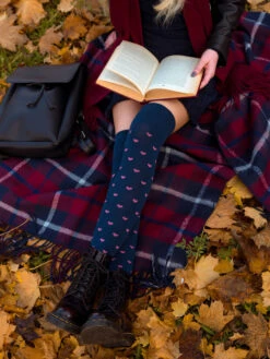 Lustige Überkniestrümpfe Rosa Herzen -Dedoles Pink Hearts 2