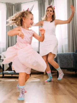 Lustige Kindersocken Regenbogen-Einhorn -Dedoles Rainbow Unicorn 1 3