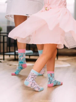 Lustige Kindersocken Regenbogen-Einhorn -Dedoles Rainbow Unicorn 3 2