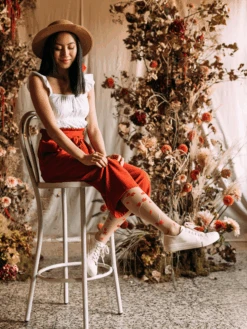 Lustige Nylonkniestrümpfe Rote Blumen -Dedoles Red Flowers 2