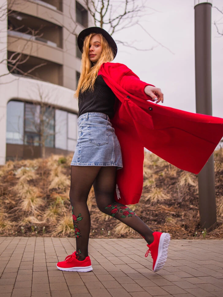 Lustige Nylonstrumpfhosen Rote Rosen 6 Lustige Nylonstrumpfhosen Rote Rosen – Bild 4