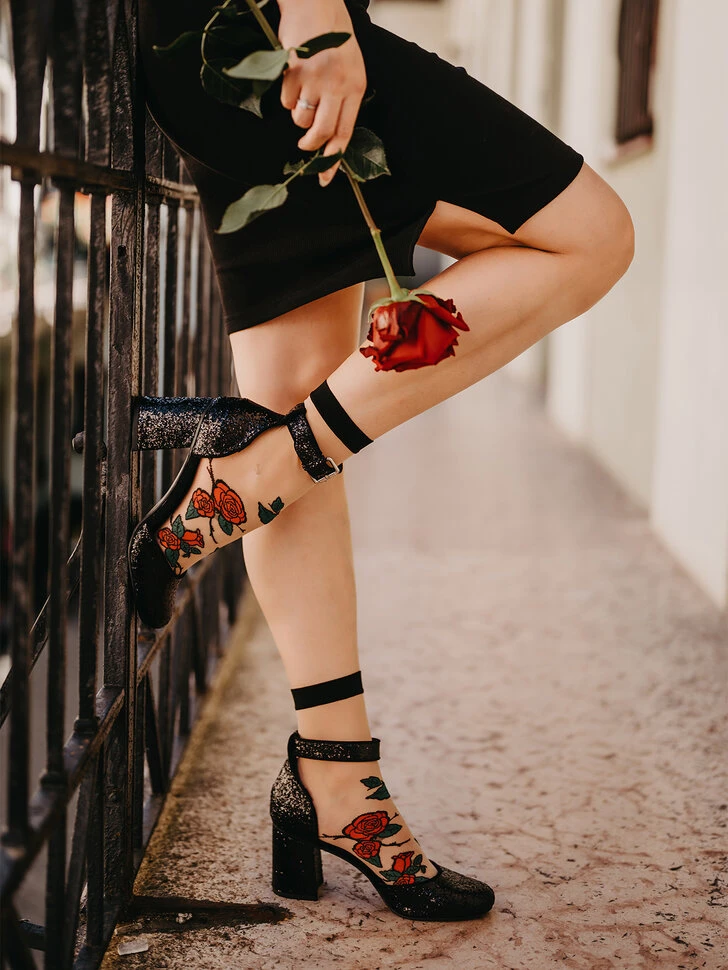 Lustige Nylonsocken Rote Rosen 6 Lustige Nylonsocken Rote Rosen – Bild 4