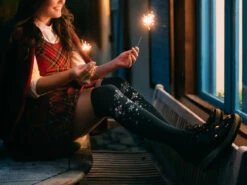 Lustige Überkniestrümpfe Schneeflocken -Dedoles Snowflakes 3