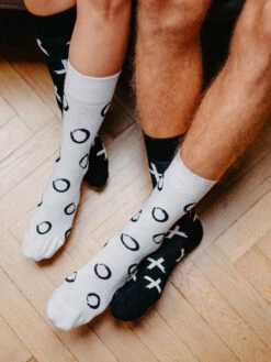 Lustige Socken Tic-Tac-Toe -Dedoles Tic tac toe 2