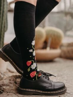 Lustige Kniestrümpfe Walderdbeeren -Dedoles Wild Strawberries 4