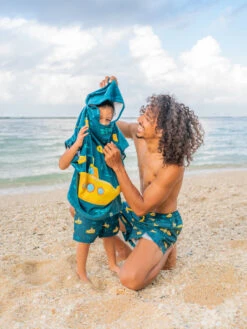 Lustiger Strandponcho Für Kinder Gelbes U-Boot -Dedoles Yellow Submarine 1