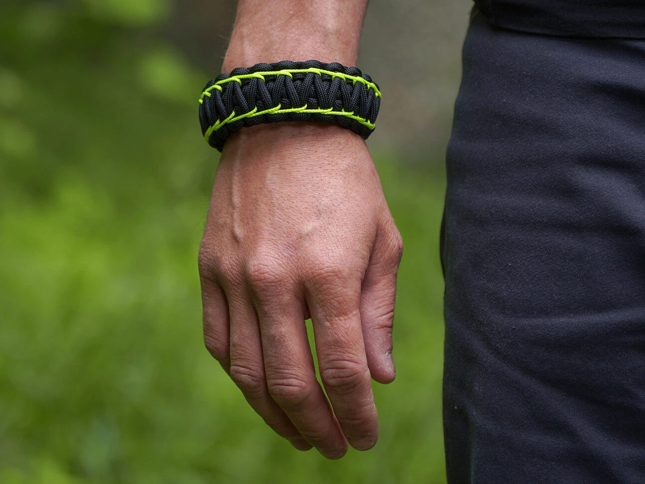 Gelbes Und Schwarzes Paracord-Armband Biker 5 Gelbes Und Schwarzes Paracord-Armband Biker – Bild 3